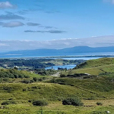 4 Bedroom Traditional Irish Killybegs Holiday home *